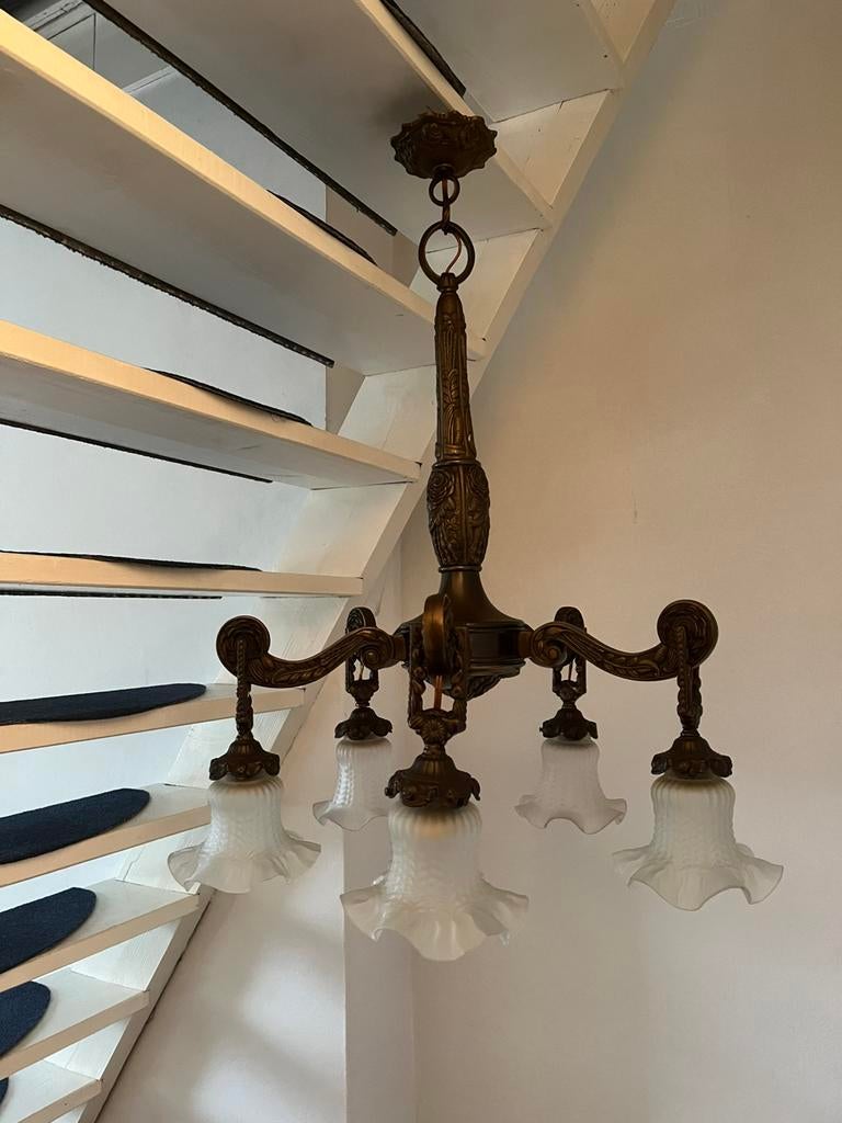 Antieke Oude Bronzen Art Deco Hanglamp met Glazen Kapjes, Ophalen of Verzenden, Zo goed als nieuw, Glas