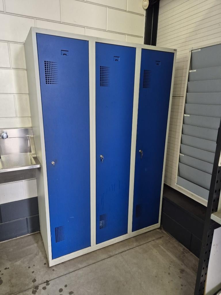 Lockerkast, 3 deuren, Blauw, Ophalen, Met deur(en), 150 tot 200 cm, Metaal