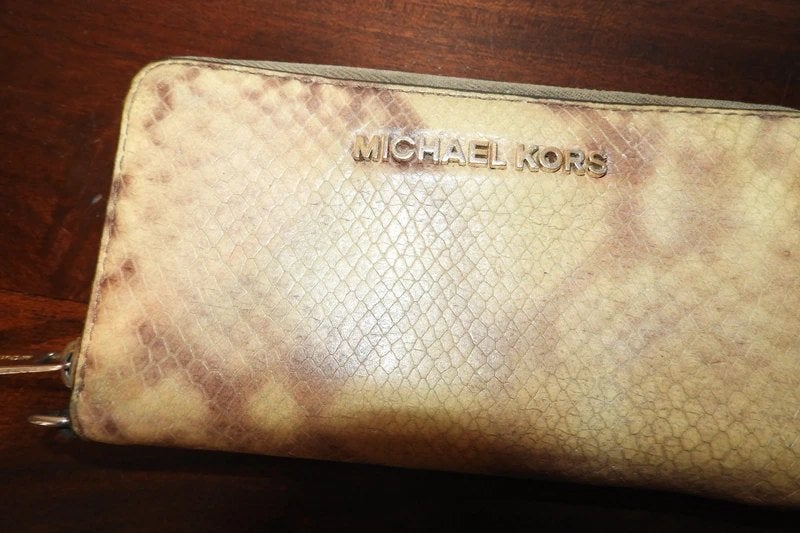 Michael Kors portemonnee snake print hardware merk erop, Sieraden, Tassen en Uiterlijk, Verzenden, Gebruikt, Overige kleuren, Overige merken