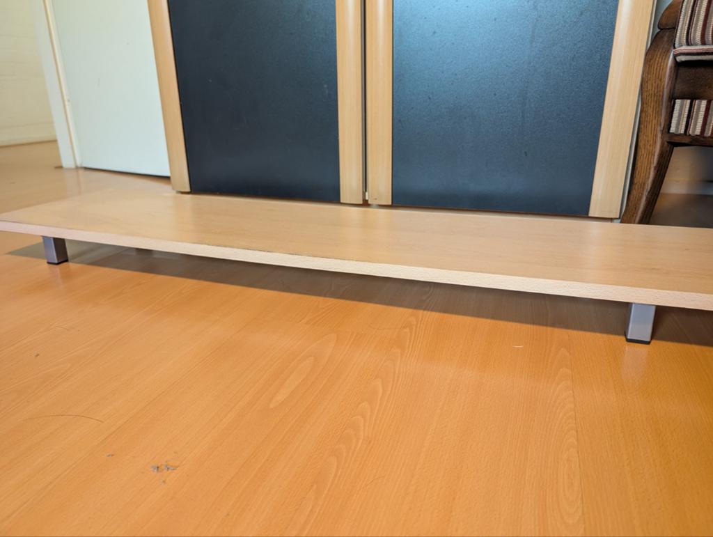 Houten plank met metalen poten, Ophalen, Hout, Beige, Zo goed als nieuw