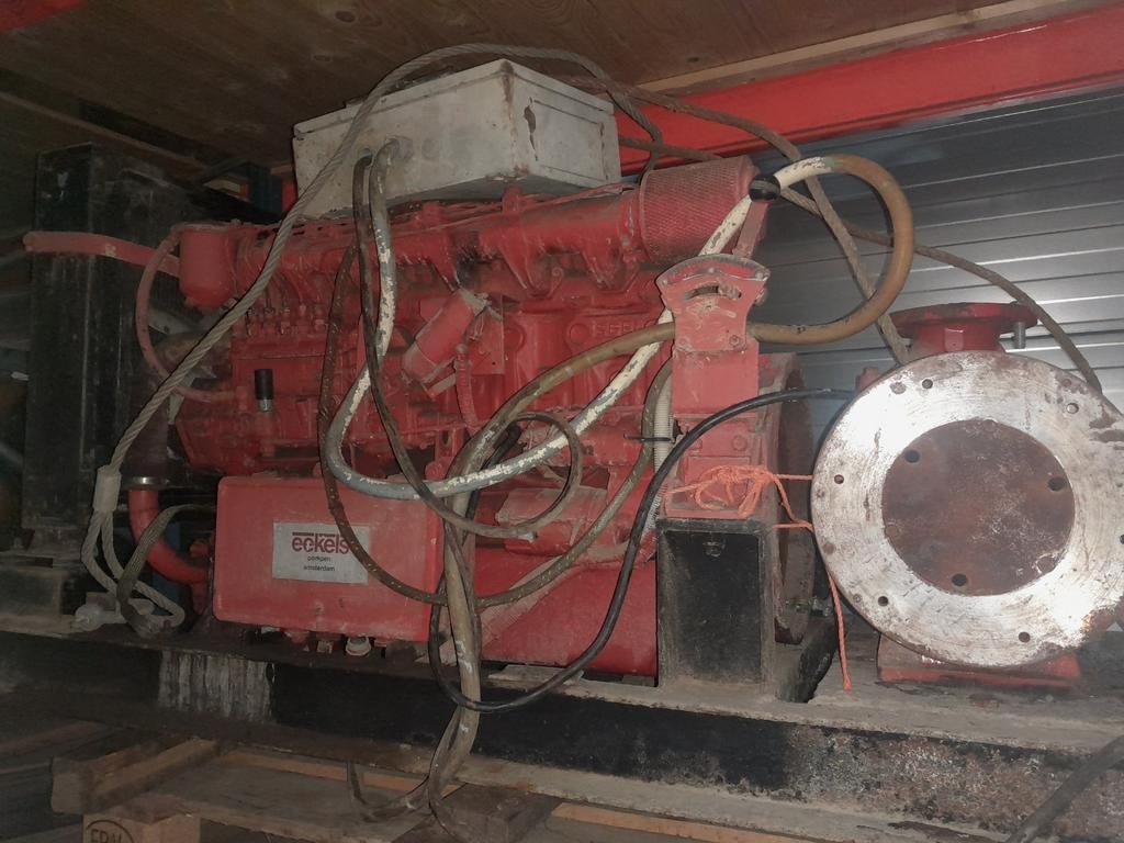 Mitsubishi S6E 24 volt  760 uur pomp eekels, Ophalen, Zo goed als nieuw, Dieselmotor, 1400 tot 1800 rpm