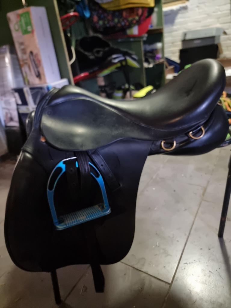 Hulsebos vzh zadel 18 inch, Ophalen of Verzenden, Zo goed als nieuw, Recreatie