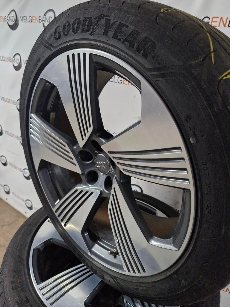 zomerset Audi e-tron Q8 265 45 21 5x112 66.5 zomerbanden, Gebruikt, Mp chat, 265 mm, Banden en Velgen