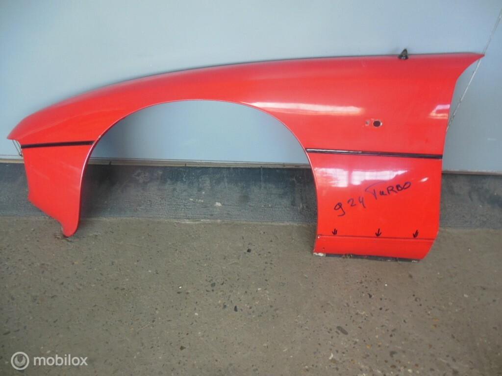 Voorscherm  Porsche 924  turbo, Gereviseerd