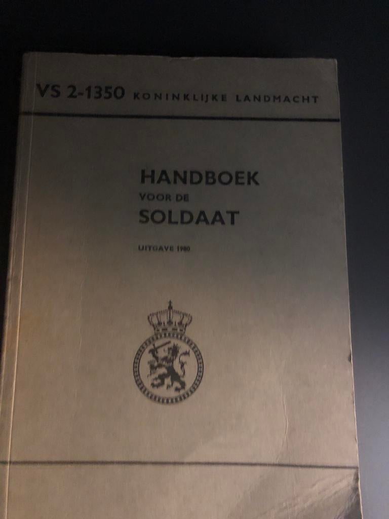 Handboek voor de Soldaat - Koninklijke Landmacht 1980, Ophalen of Verzenden, 1945 tot heden, Gelezen, Landmacht