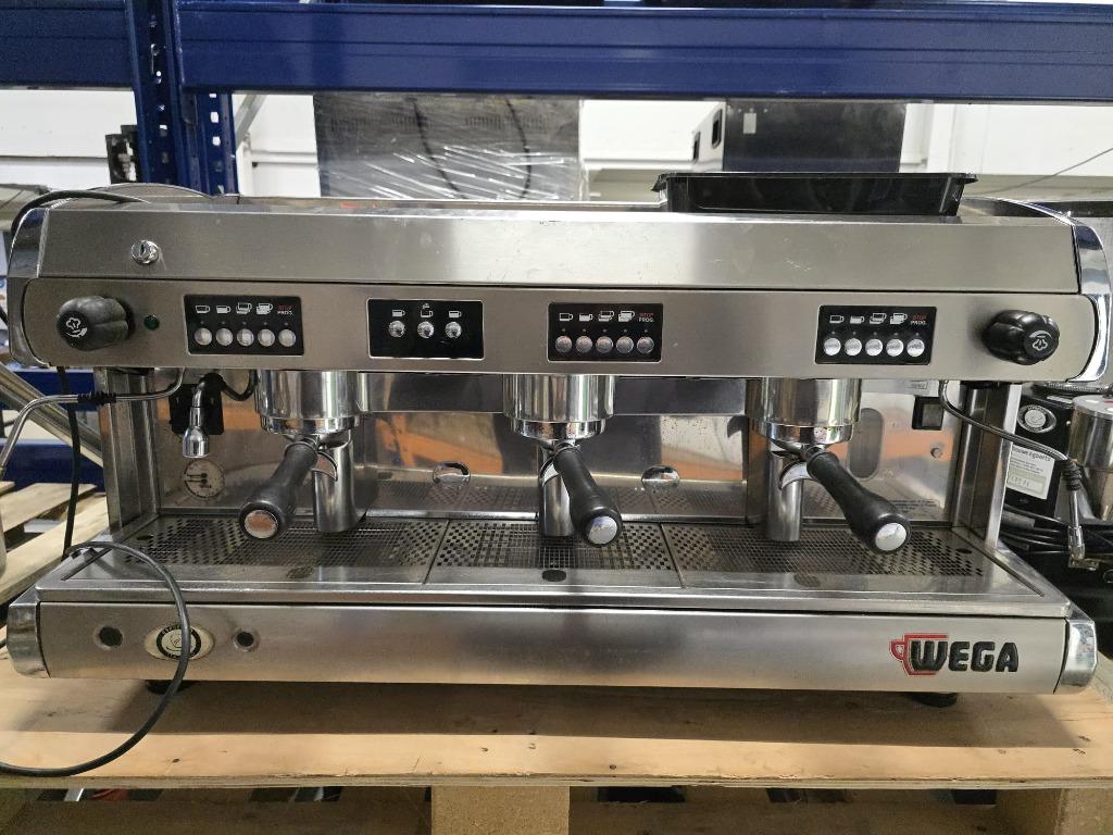 Koffie machine Wega, 3 groeps, Ophalen, Gebruikt, Koffie en Espresso