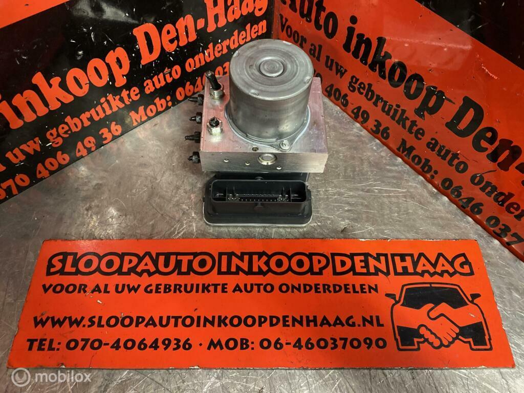Toyota Yaris ('20-'23) ABS Pomp - 0265957020, Gebruikt, Ophalen of Verzenden