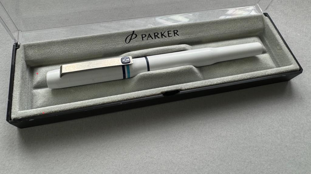 Parker 25 wit nieuw in doos., Verzamelen, Pennenverzamelingen, Parker, Nieuw, Met doosje, Ophalen of Verzenden