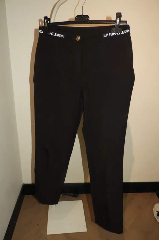 Versace jeans couture nette zwarte broek merk band D40, Kleding | Dames, Broeken en Pantalons, Gedragen, Maat 38/40 (M), Zwart