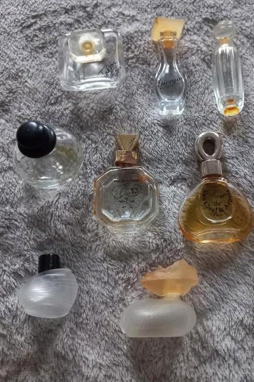 Collectie 9 Miniatuur Parfumflesjes, Ophalen of Verzenden, Gebruikt, Miniatuur, Gevuld