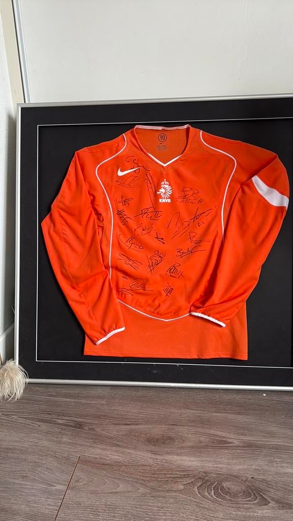 Shirt nederlands elftal met handtekeningen, Verzamelen, Sportartikelen en Voetbal, Ophalen of Verzenden, Zo goed als nieuw, Overige binnenlandse clubs
