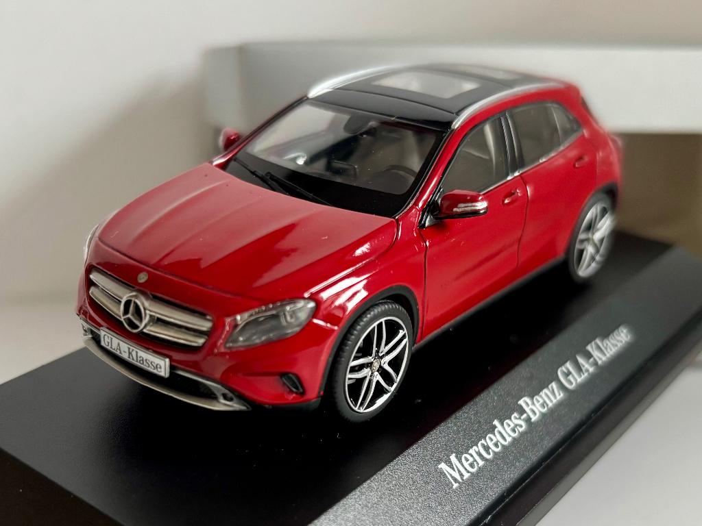 1:43  mercedes benz GLA-klasse, Hobby en Vrije tijd, Ophalen of Verzenden, Gebruikt, Auto, Overige merken