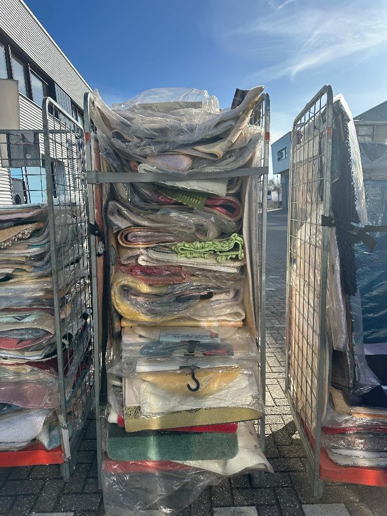 Badmat, Toiletmat, WC mat, Restpartij ca 225 stuks (zie foto, Ophalen, Overige kleuren, Veenderveld 32,2371 TV Roelofarendsveen