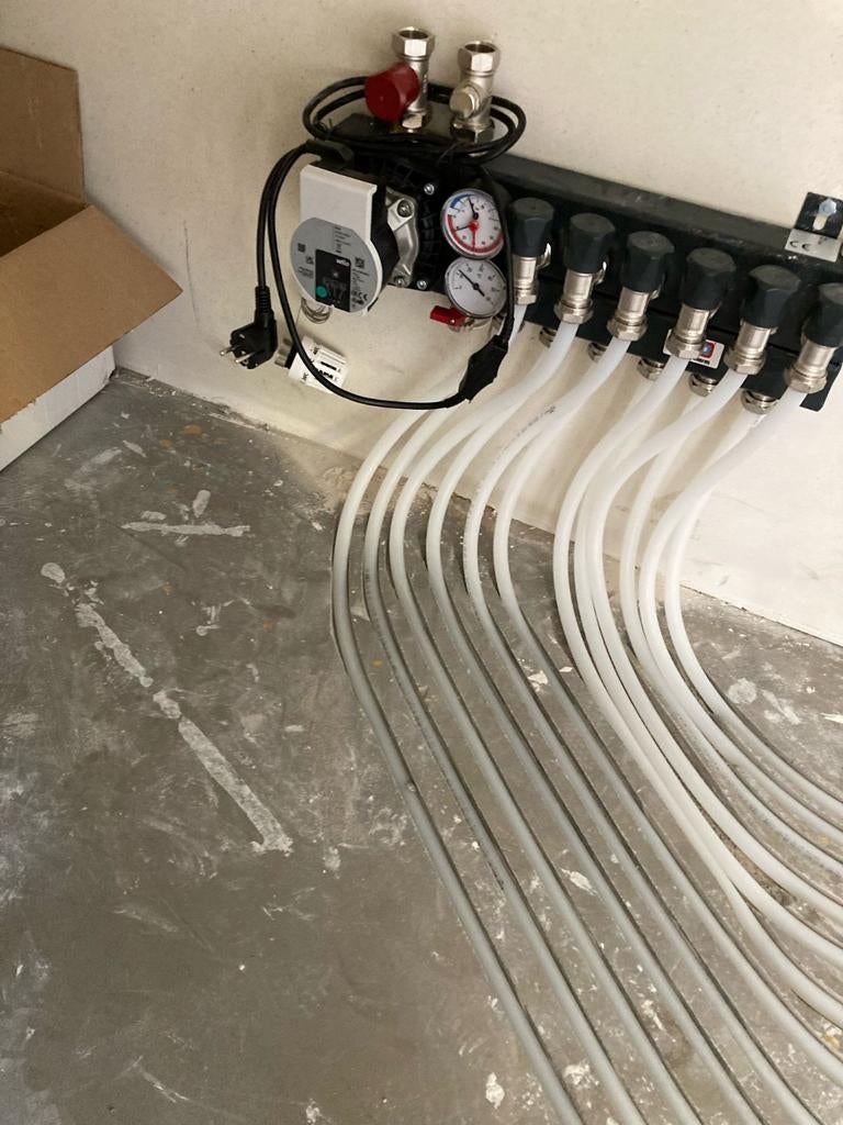 Vloerverwarming, Doe-het-zelf en Verbouw, Verwarming en Radiatoren, Ophalen of Verzenden, Zo goed als nieuw, 800 watt of meer