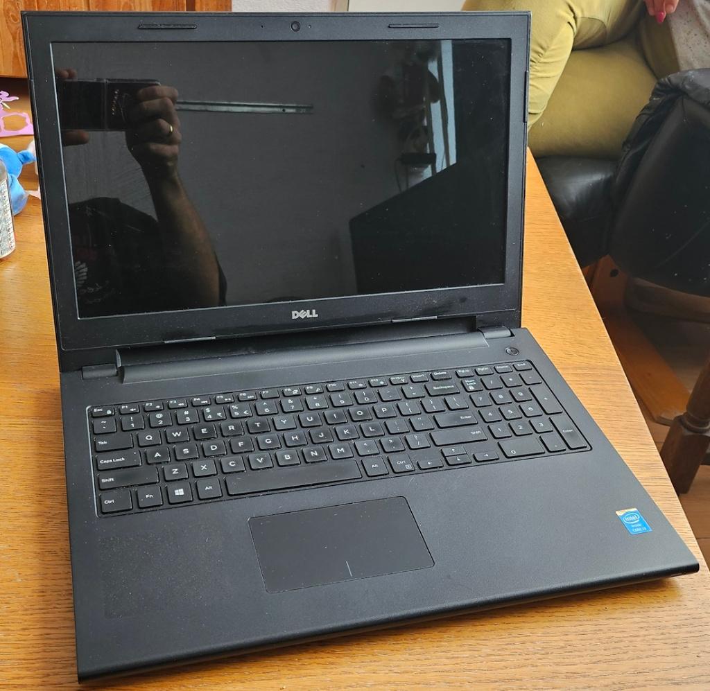 Dell Inspiron 15 - Office 365 - Windows 11 - Antivirus, 256 GB, Met videokaart, 2 tot 3 Ghz, 8 GB