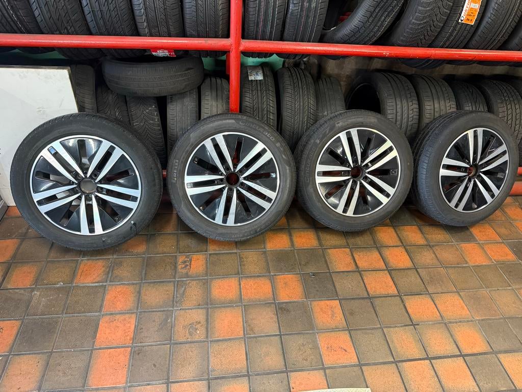 Orginele Mercedes Velgen 17 inch met Pirelli Banden, Auto-onderdelen, Banden en Velgen, Ophalen, Gebruikt, Overige, Banden en Velgen