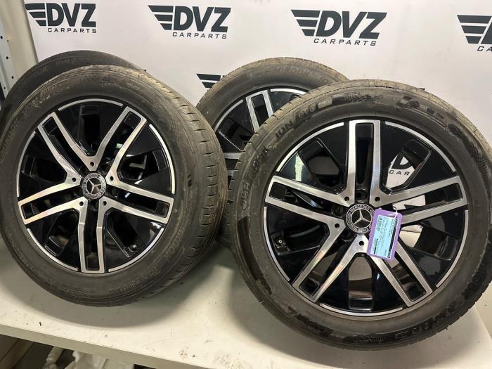 Sportvelgenset + banden van een Mercedes GLA, Ophalen of Verzenden, 3 maanden garantie, Gebruikt, Personenwagen