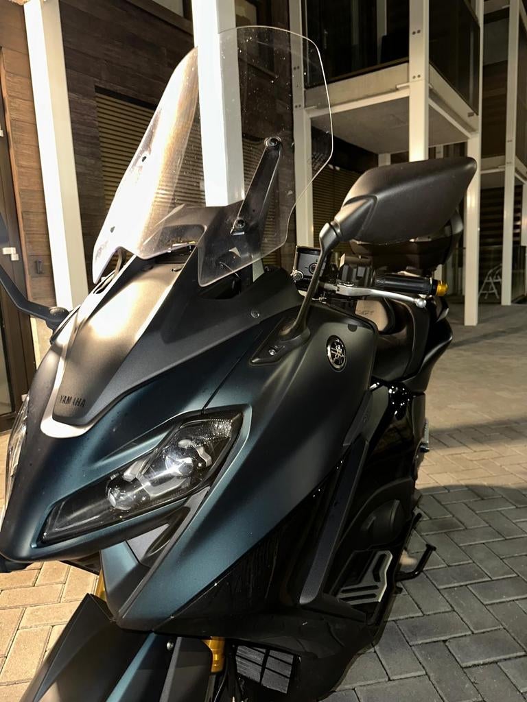 Yamaha Tmax Techmax Dark Petrol Full Option 2022, Motoren, 562 cc, Particulier, Handvatverwarming, Minimaal motorrijbewijs A2