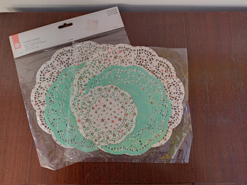 Papieren taartranden / paper doilies nieuw, Ophalen of Verzenden, Nieuw, Taarten, Overige typen