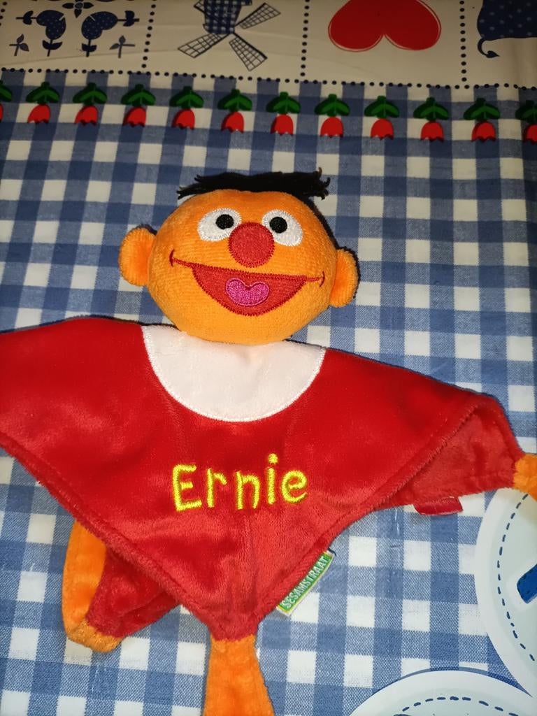 Ernie knuffeldoekje Sesamstraat, Ophalen of Verzenden, Zo goed als nieuw, Overige typen