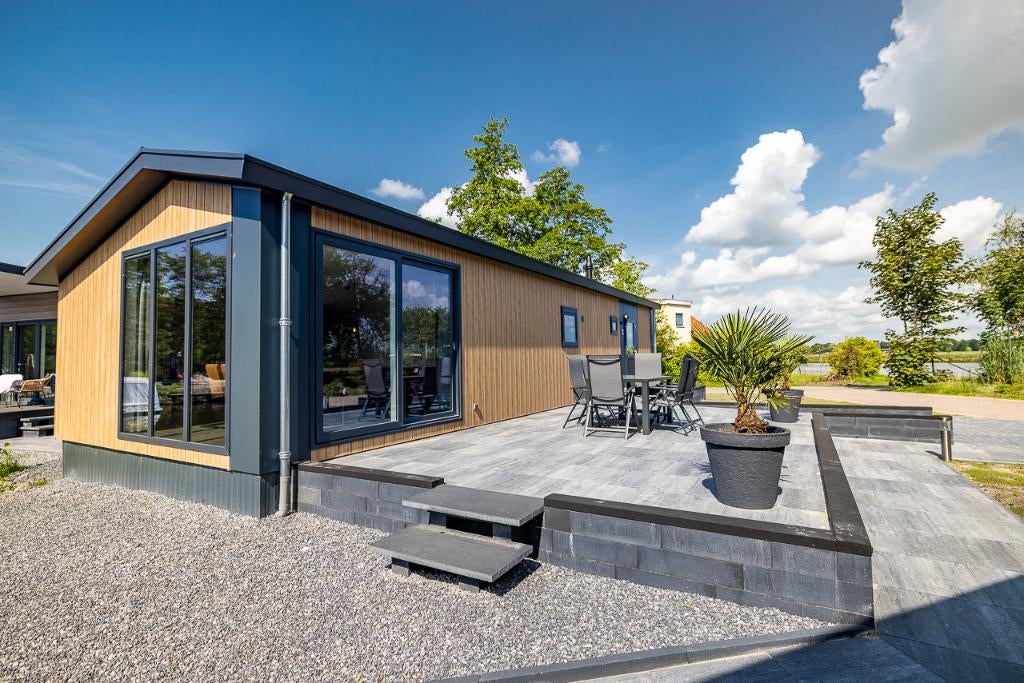 Lege Jaarplaatsen - Friesland vakantiepark Bergumermeer, Caravans en Kamperen, Tot en met 6