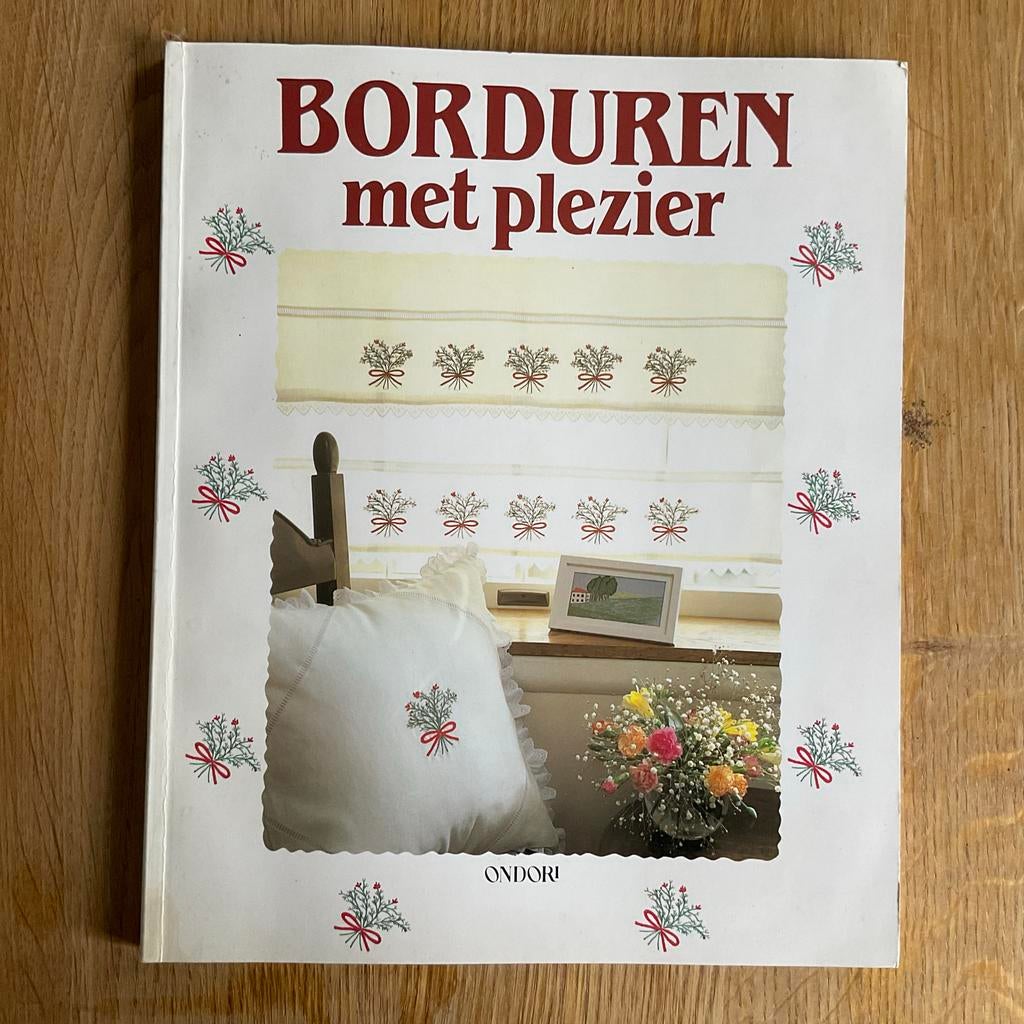Borduurboek Borduren met Plezier - Nieuwstaat, Ophalen, Zo goed als nieuw, Patroon