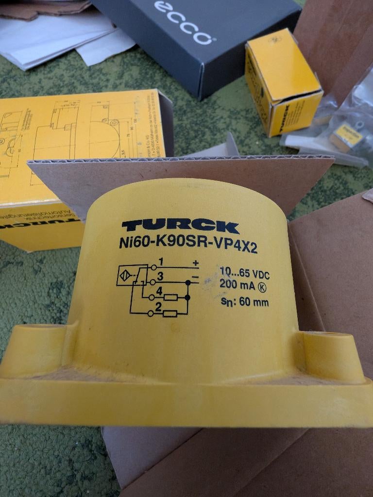 Turck Ni60-K90SR-VP4X2 Inductieve Sensor 60mm PNP 10-65V NEW, Ophalen of Verzenden, Nieuw
