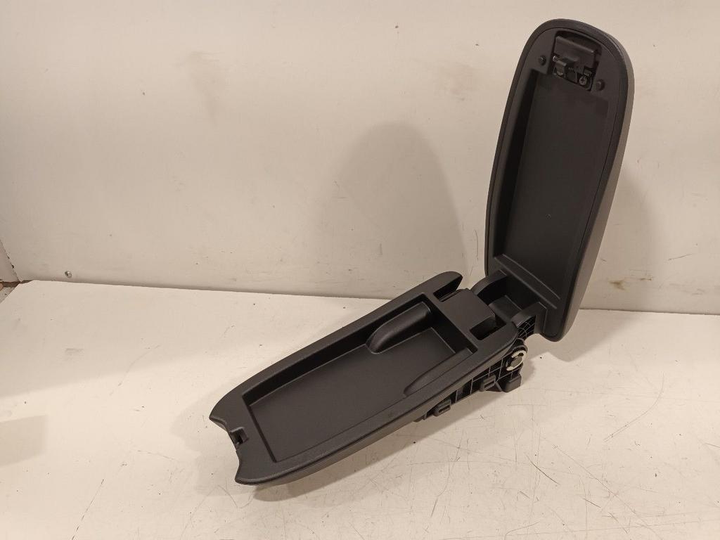 Armsteun Toyota Yaris, Onderdelen@venauto.nl, Van der Ven Autorecycling B.V., Gebruikt, Ettenseweg 76, 4706 PB Roosendaal, The Netherlands