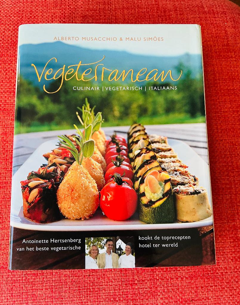 Kookboek Vegeterranean - culinair/vegetarisch/Italiaans, Boeken, Kookboeken, Italië, Vegetarisch, Ophalen of Verzenden, Zo goed als nieuw