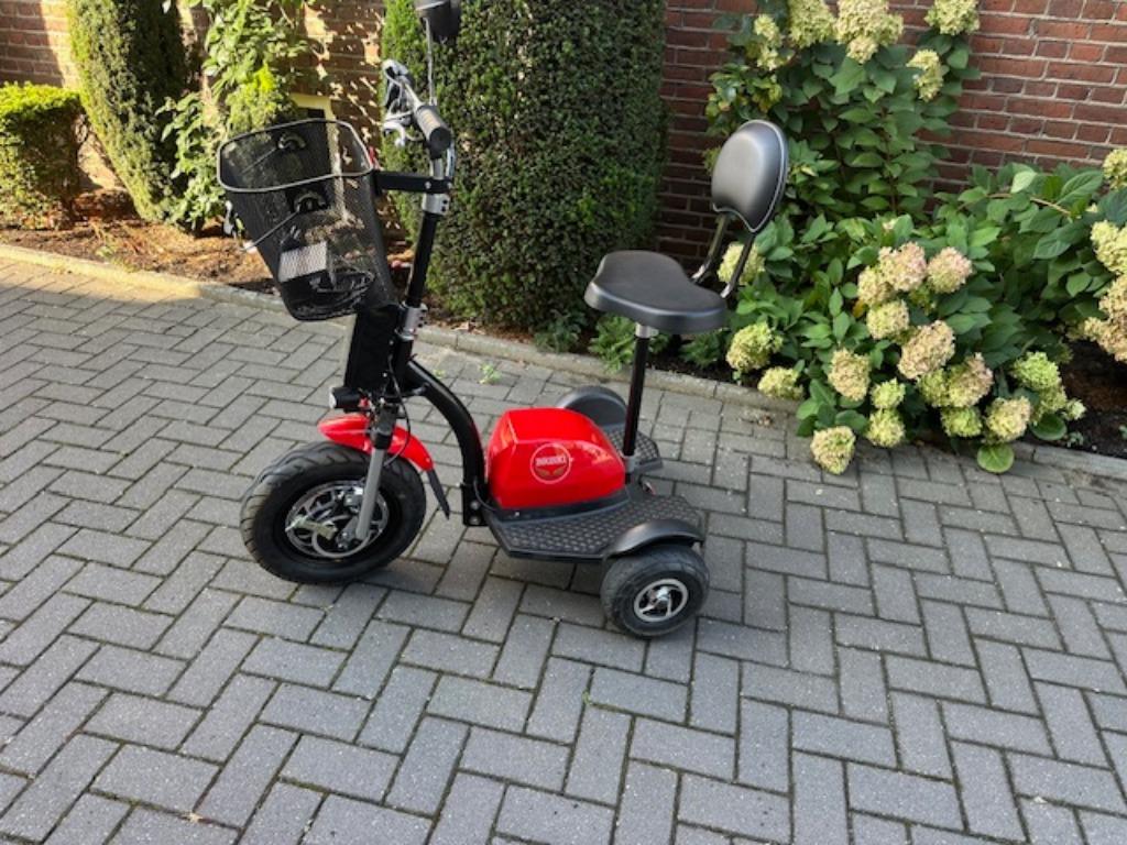 Briski elektrische step/scootmobiel - Rugsteun - Nieuwstaat!, Diversen, Overige merken, Ophalen of Verzenden, Zo goed als nieuw