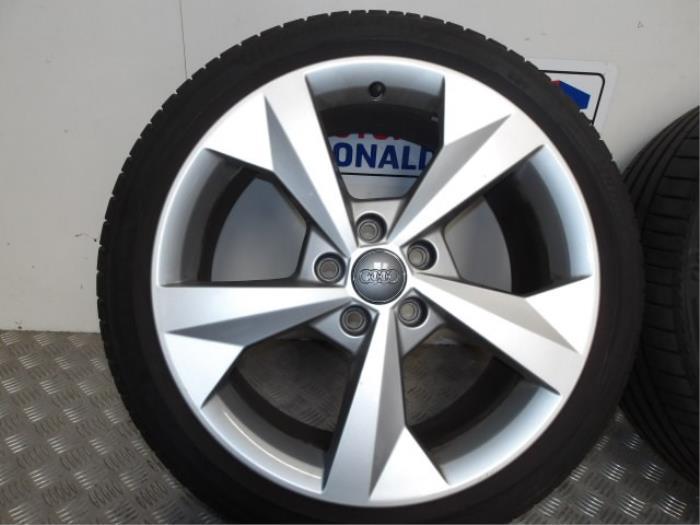Sportvelgenset + banden van een Audi S3, 12 maanden garantie, Gebruikt, -, -