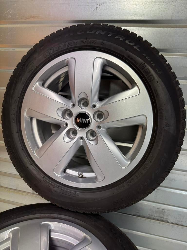 16” Mini winterset 195/60R16 Pirelli, Ophalen, Gebruikt, 16 inch, Banden en Velgen