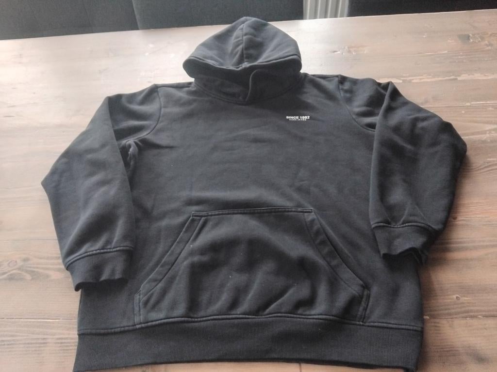 Mooie zwarte hoodie, Kinderen en Baby's, Kinderkleding | Maat 176, Gebruikt, Trui of Vest, Ophalen of Verzenden, Cars