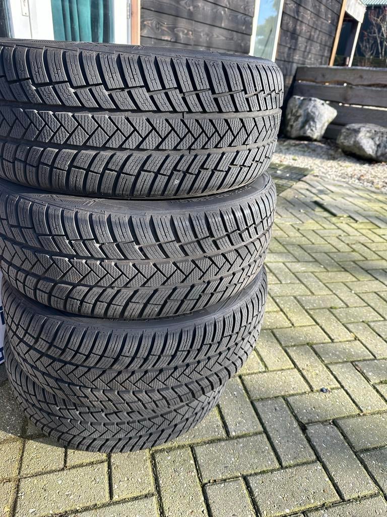 Vredestein Winterbanden 225/50 R18 - Nieuw, Auto-onderdelen, Banden en Velgen, Ophalen, 18 inch, Nieuw, Winterbanden