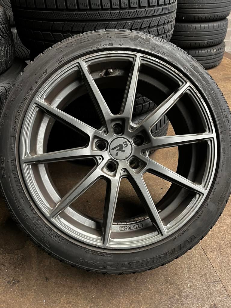 18 inch velgen Voor Golf,Passat,A3,A4,Leon 225/45, Ophalen, 18 inch, Gebruikt, Banden en Velgen