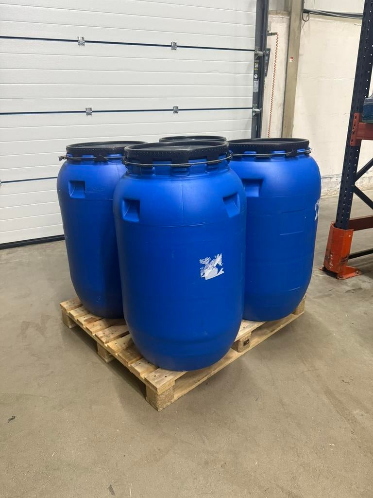 Blauw kunststof vat met draaideksel – 220 liter, 150 liter of meer, Ophalen, Zo goed als nieuw, Kunststof