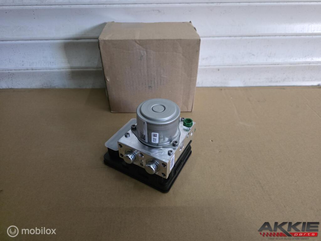 Mercedes C klasse ABS pomp W205 A205 S205 A2059004449, Gebruikt, Ophalen of Verzenden
