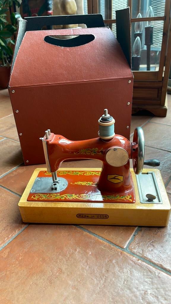 Kinder naaimachine USSR…., Ophalen of Verzenden
