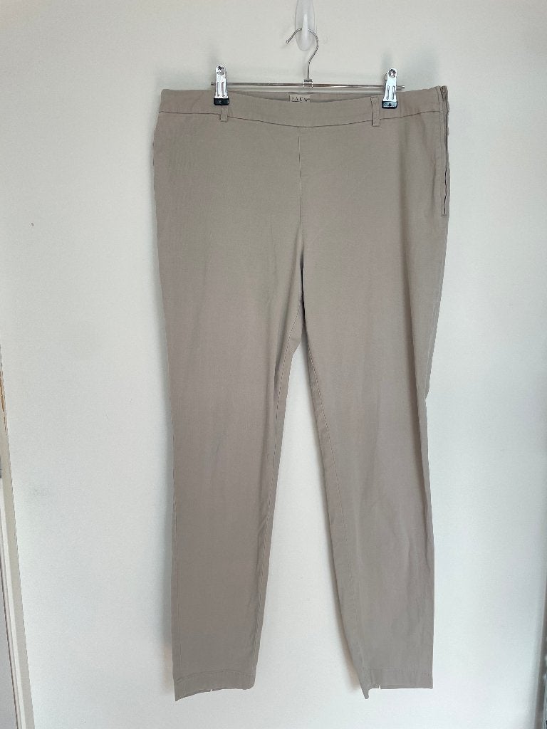 Pauw beige broek maat 4 pantalon recht mid rise, INFO@PAUW.COM, Europaplein 37 1078 GV AMSTERDAM, Beige, Maat 42/44 (L)