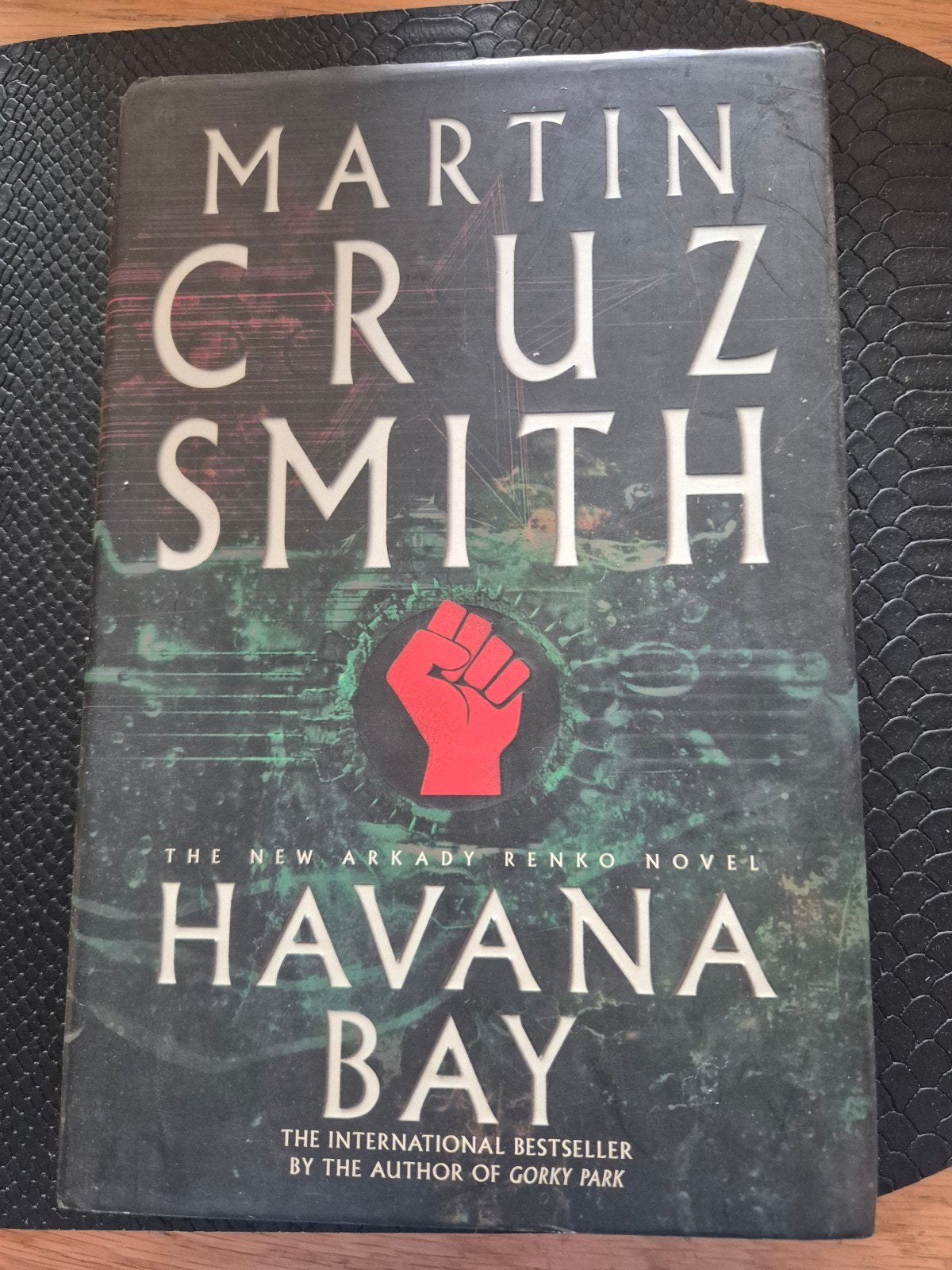 Havana Bay, Ophalen of Verzenden, Zo goed als nieuw, Martin cruz smith