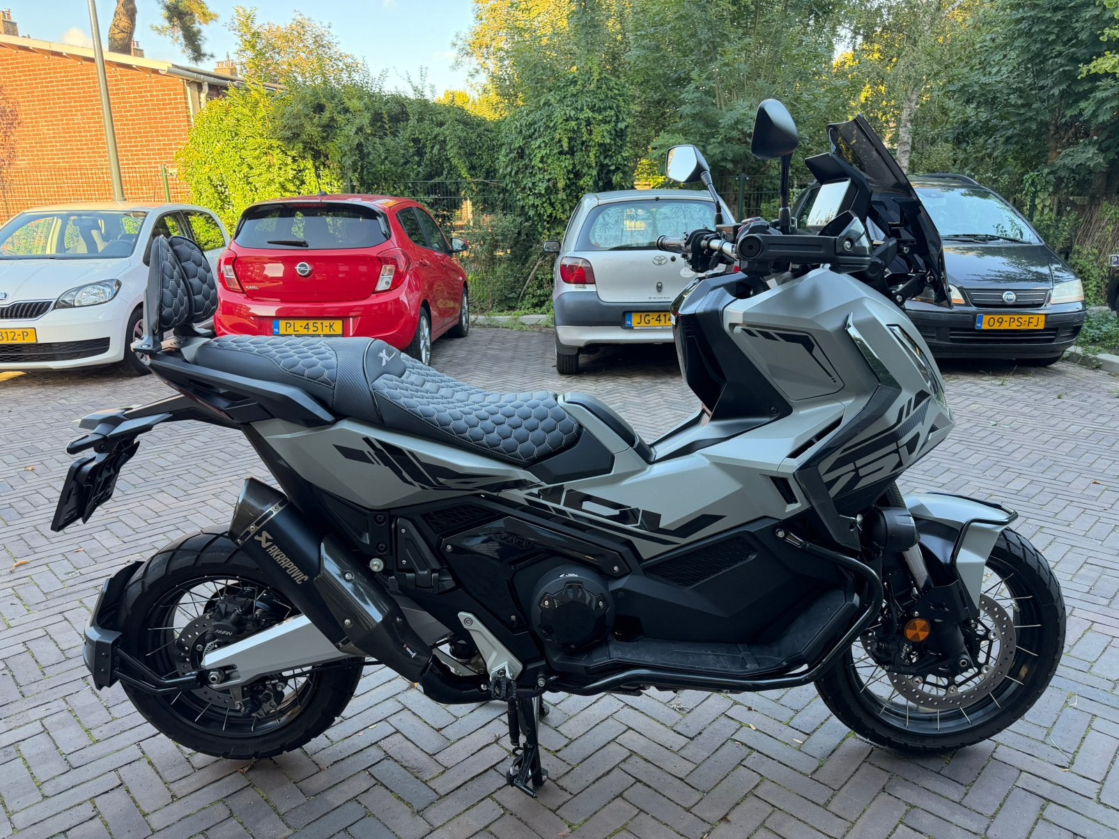 Honda X-ADV 750 Nardo Akrapovic Carbonpakket Vol optie 712km, 2 cilinders, Gebruikt, Meer dan 35 kW, Automaat