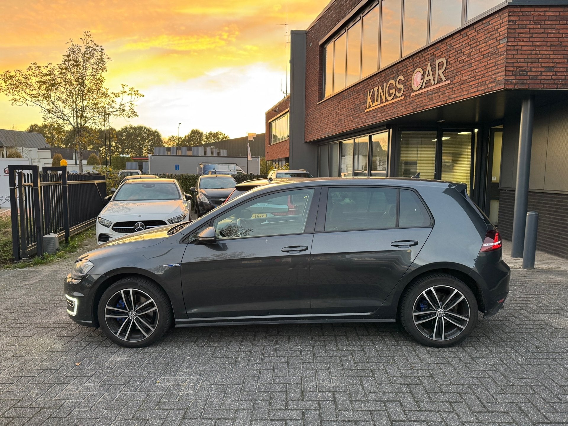 Volkswagen Golf 1.4 TSI GTE PANO CRUISE PERFECT ONDERHOUDEN, Gebruikt, 150 pk, Zwart, 1499 kg