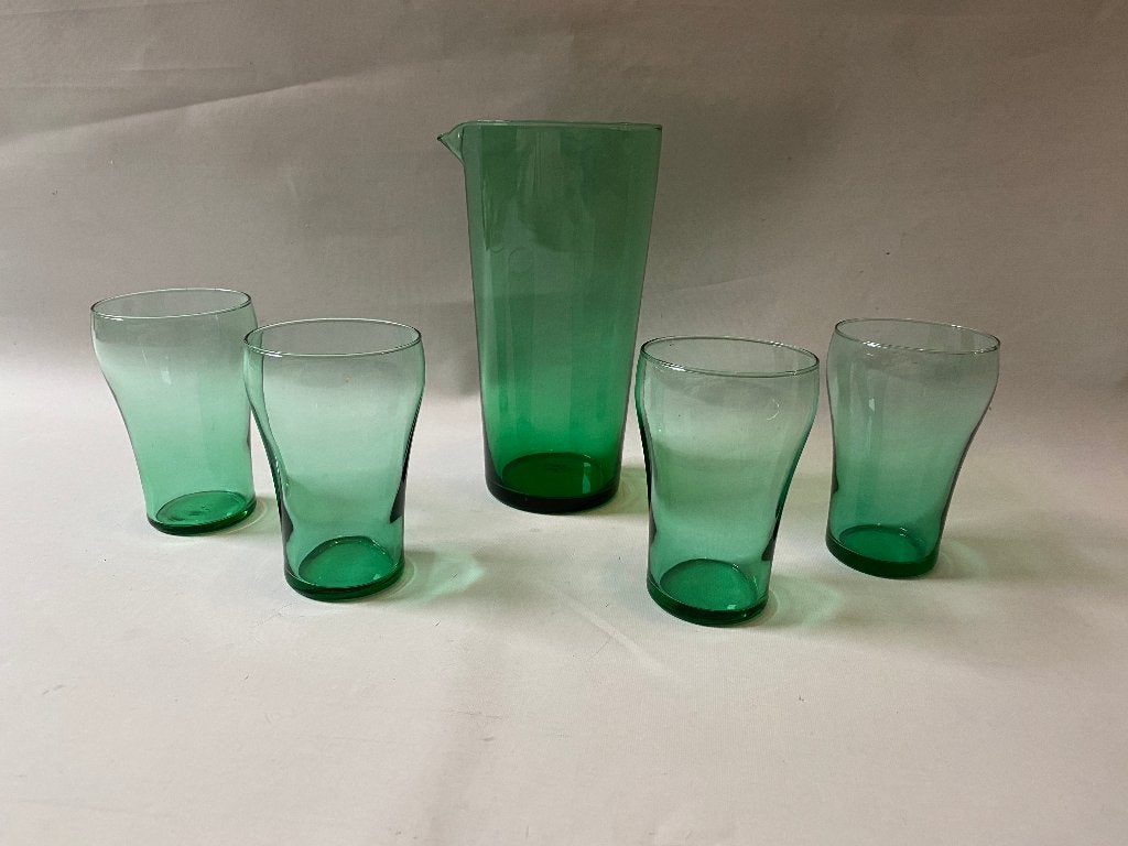 Retro Mooi strakke groen glazen karaf met 4 bijpassende limo, Ophalen of Verzenden, Gebruikt, Waterglas
