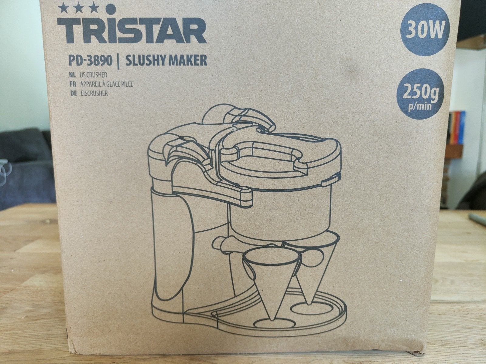 Tristar PD-3890 Slushy Maker / IJscrusher 30W, Witgoed en Apparatuur, IJsmachines, Ophalen of Verzenden, Nieuw, Zelfvriezend