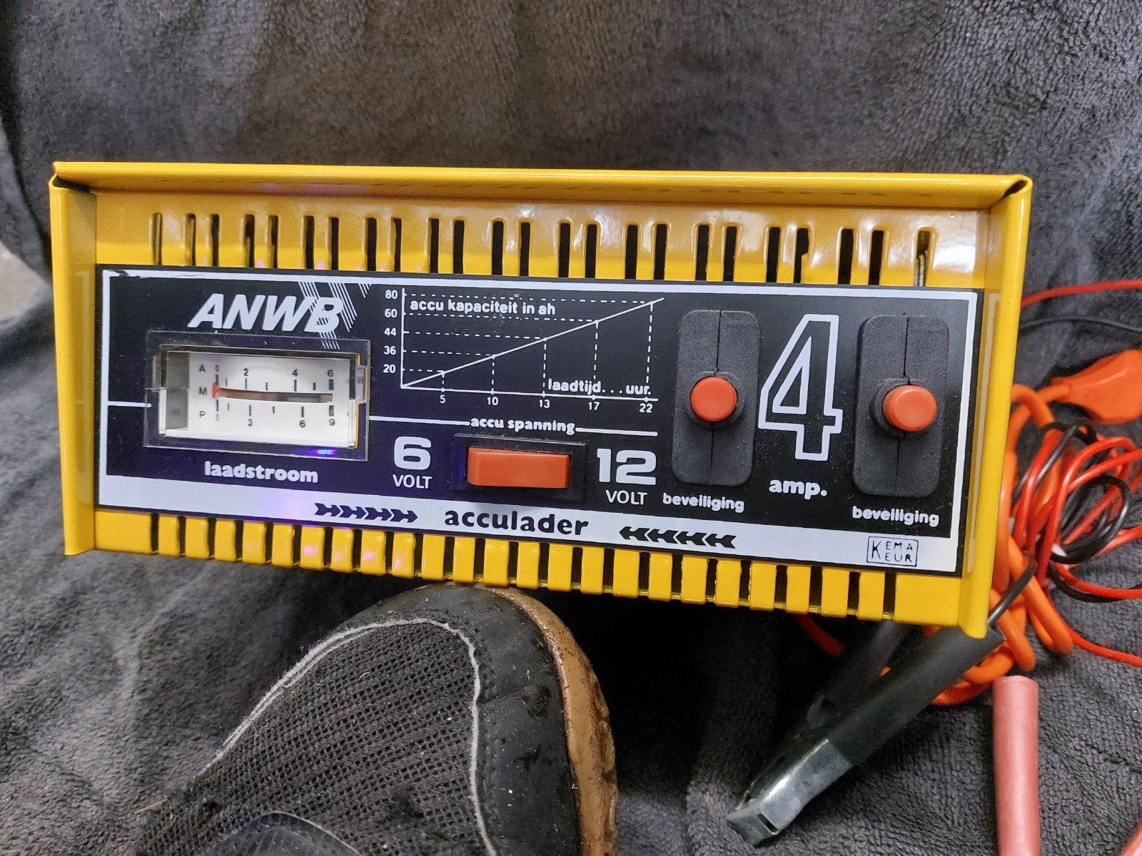 Nieuwe retro acculader 6 en 12 Volt voor auto en motor, Nieuw