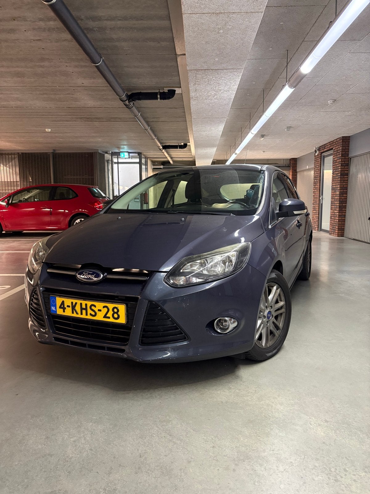 Ford Focus 1.6 Ti-vct 92KW 5D Pwrshift 2013 Grijs, Auto's, Zwart, 4 cilinders, Parkeersensor, Origineel Nederlands