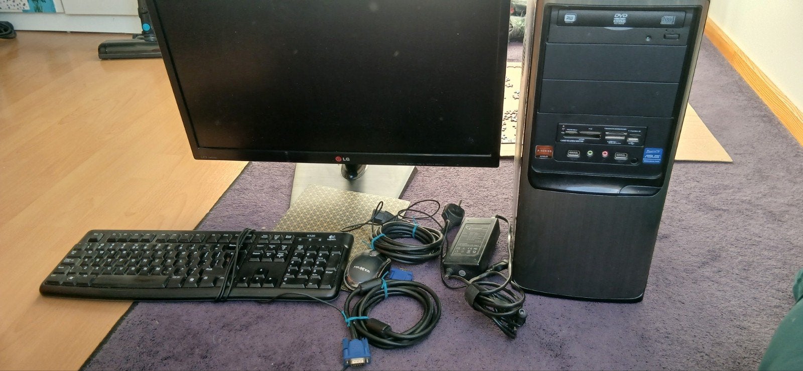 Asus A-series PC met LG scherm, Logitech keyboard en muis, Computers en Software, Desktop Pc's, Gebruikt, 3 tot 4 Ghz, 8 GB, Met videokaart