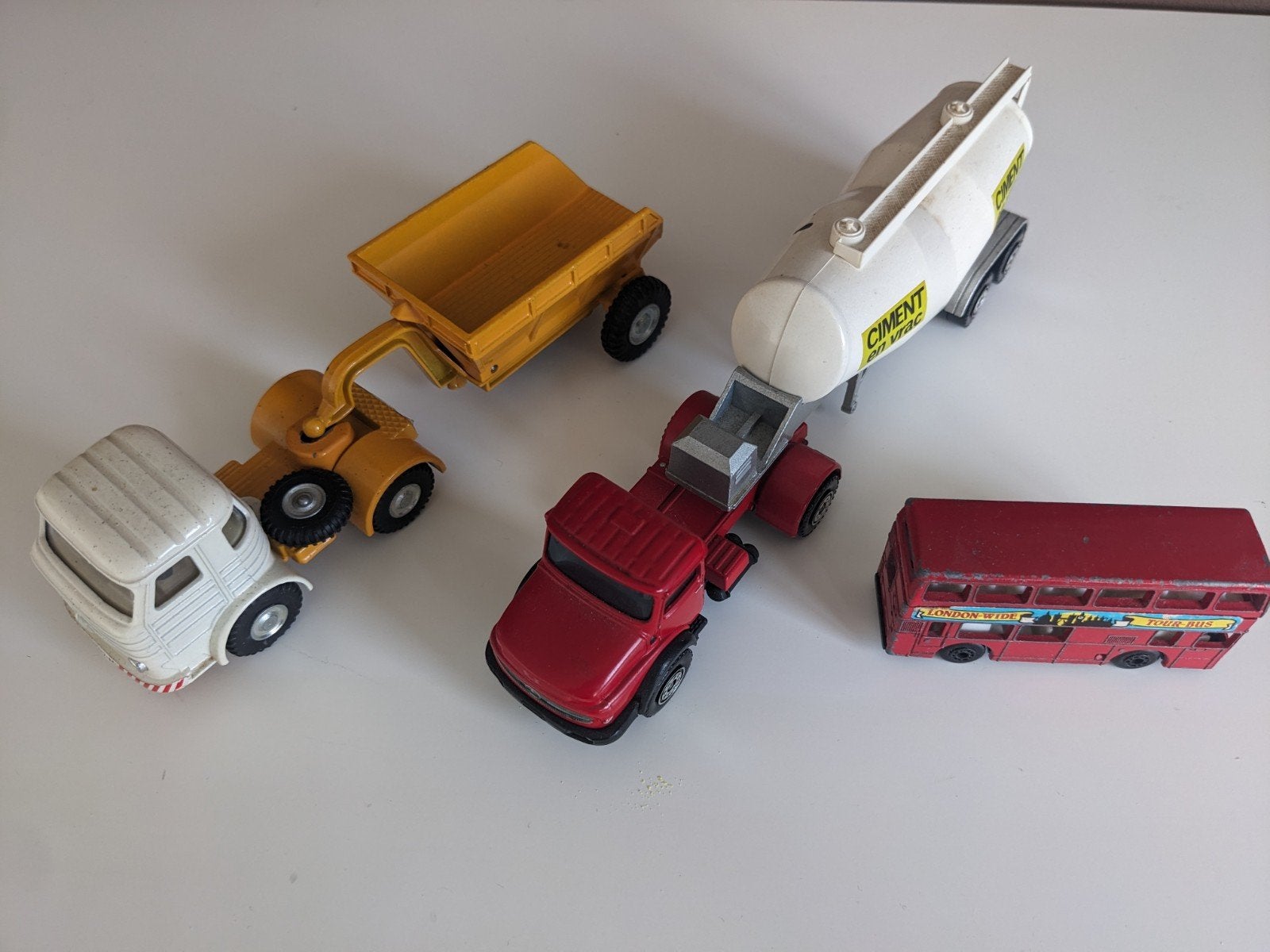 Modelauto's, Matchbox, Solido, Miniaturas, Ophalen of Verzenden, Gebruikt, Bus of Vrachtwagen, Matchbox