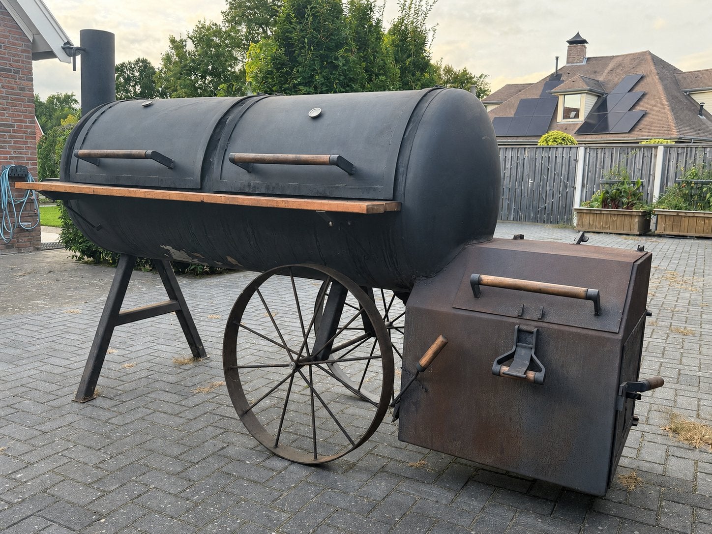 Grote professionele offset smoker / BBQ– capaciteit tot 60kg, Tuin en Terras, Ophalen, Gebruikt, Met accessoires