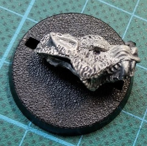 OOP Warhammer Dire wolf kop (metaal), Hobby en Vrije tijd, Ophalen of Verzenden, Zo goed als nieuw, Warhammer, Figuurtje(s)